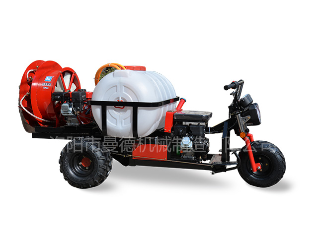 三(san)輪(lun)車(chē)(che)乗(cheng)坐(zuo)